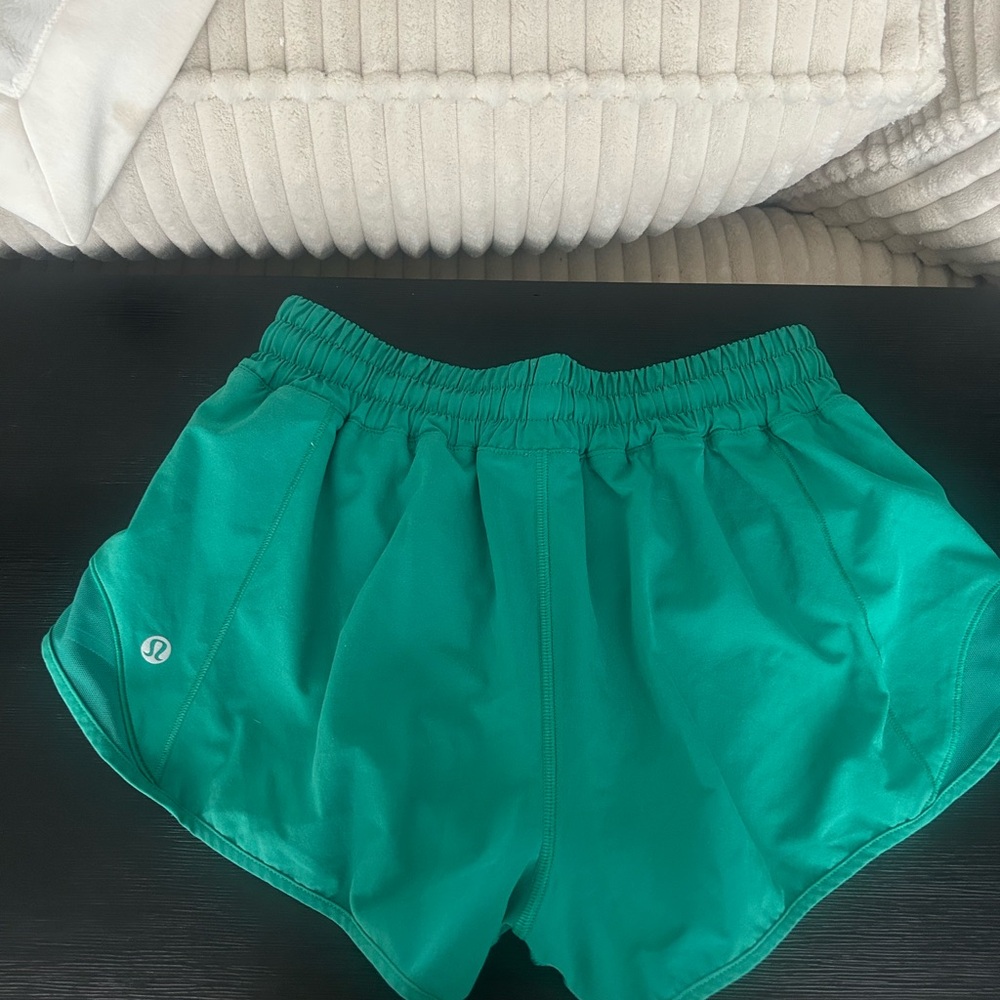 lululemon athletica Green Athletic Shorts Hotty Hot 2.5 inch.